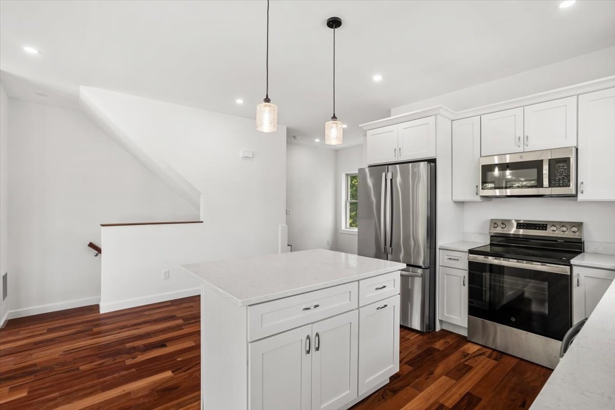 11 Stone Street # D Property Photo 10