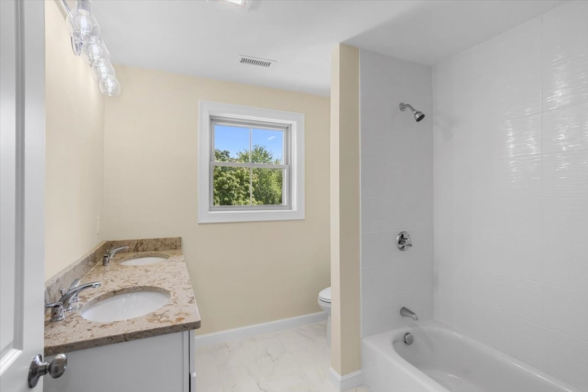 11 Stone Street # D Property Photo 15