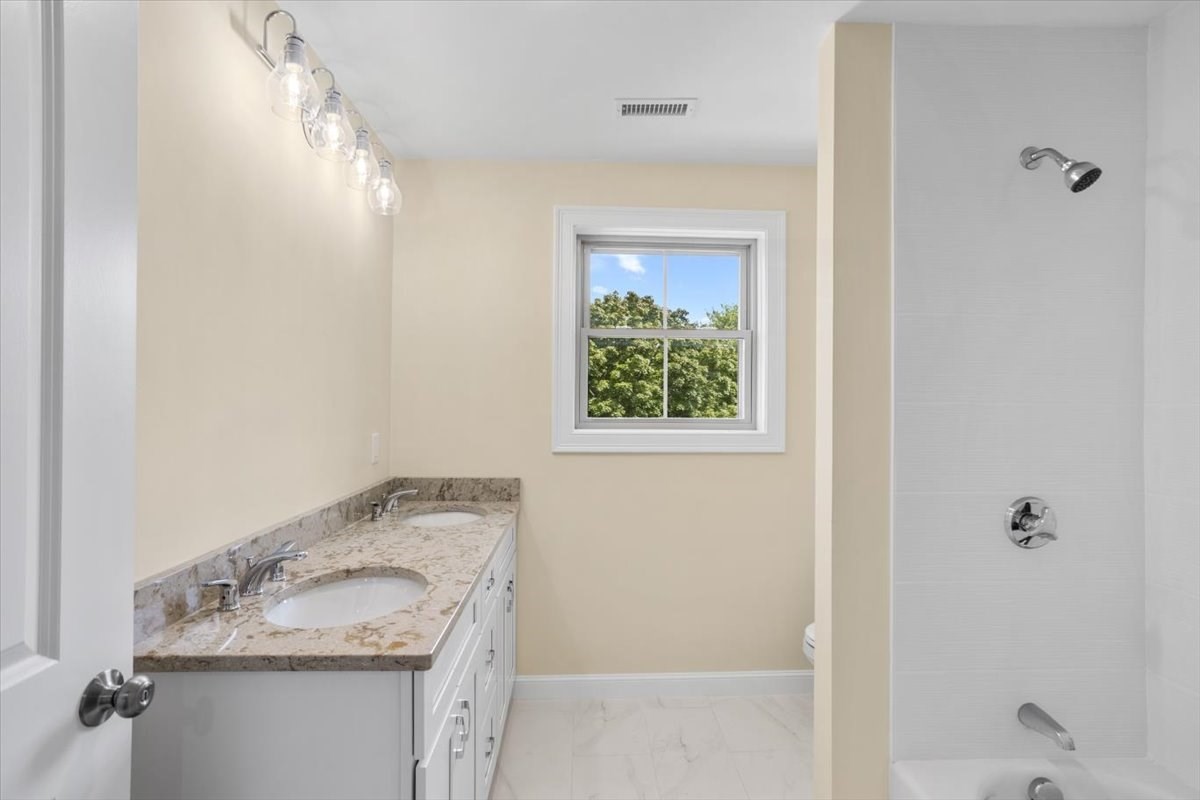 11 Stone Street # D Property Photo 16