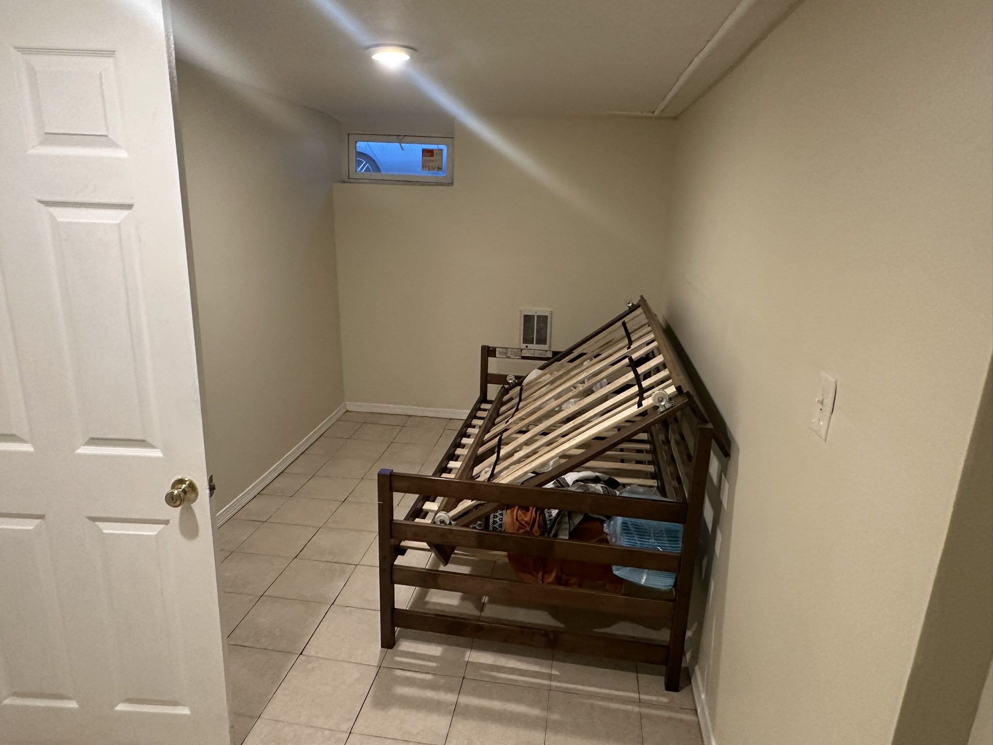 10 Milton Ter Property Photo 28