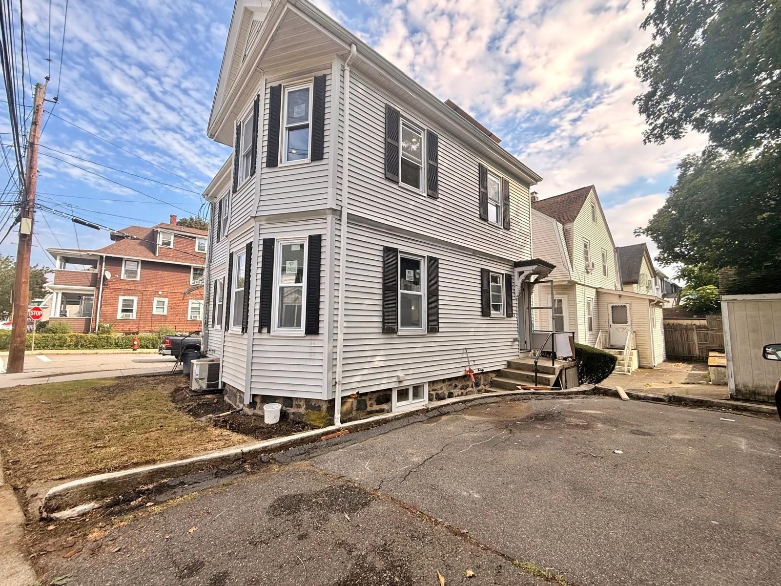 163 Sylvan St Property Photo 4
