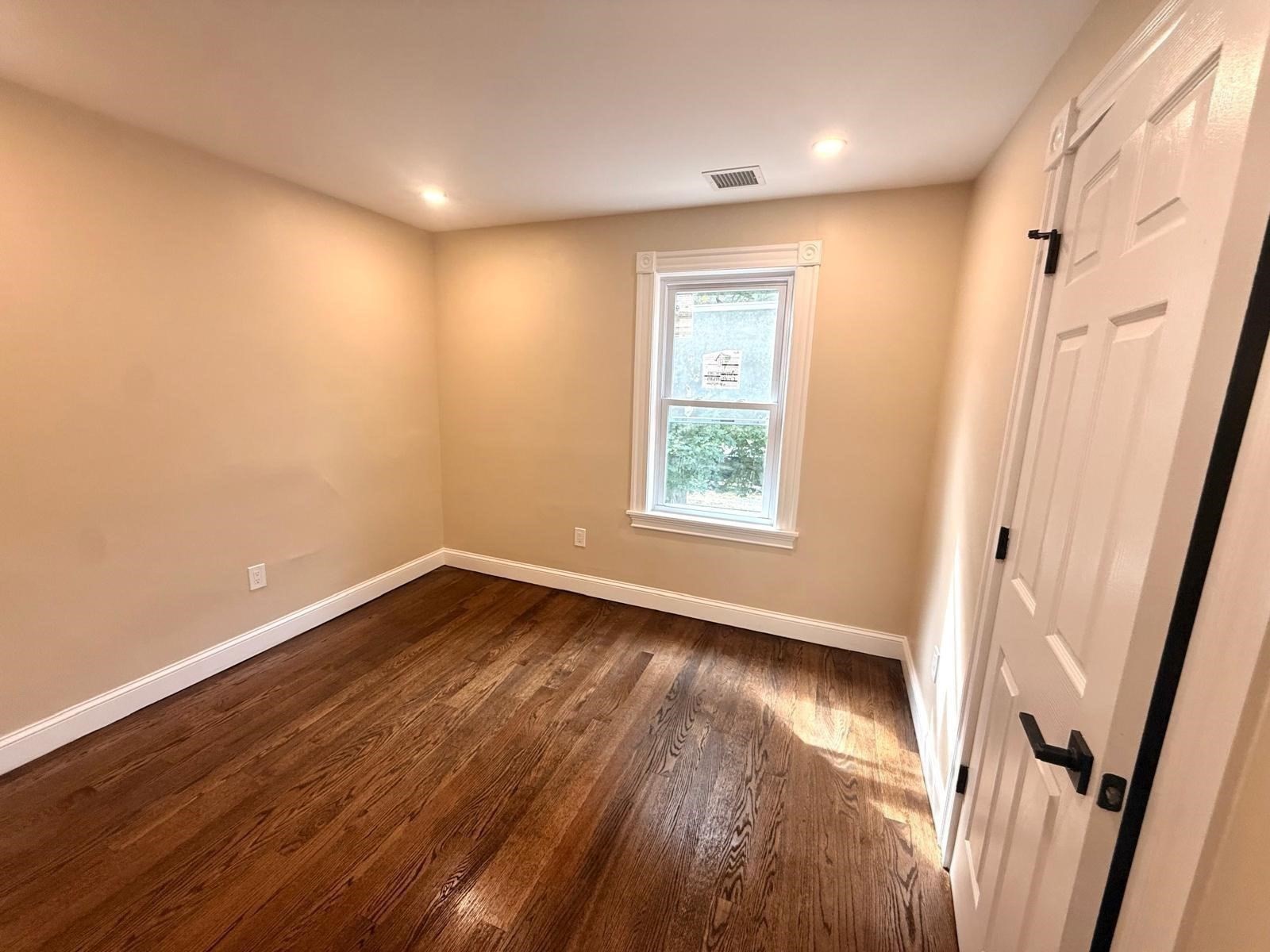 163 Sylvan St Property Photo 22