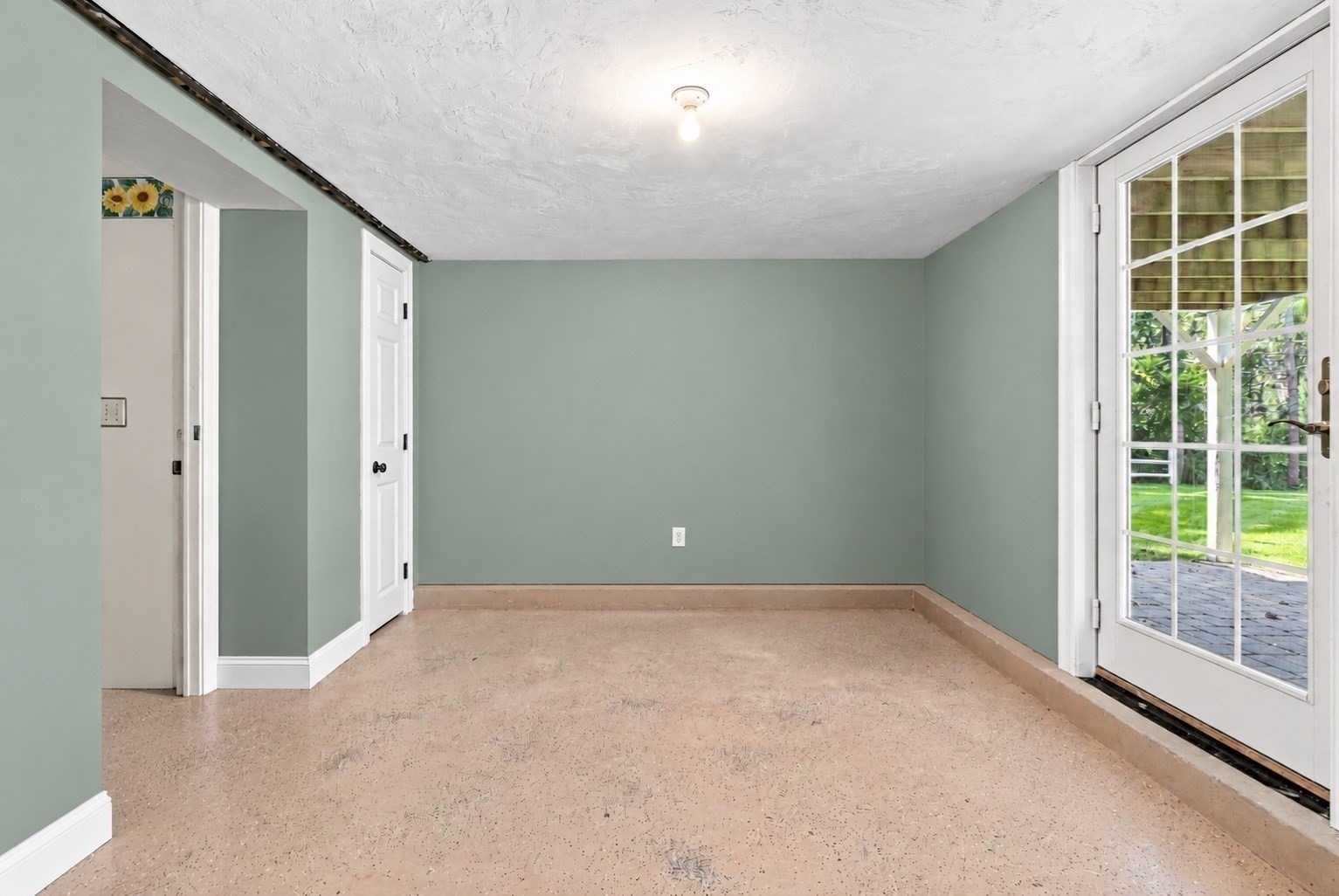 6 Meadowlark Ln Property Photo 32