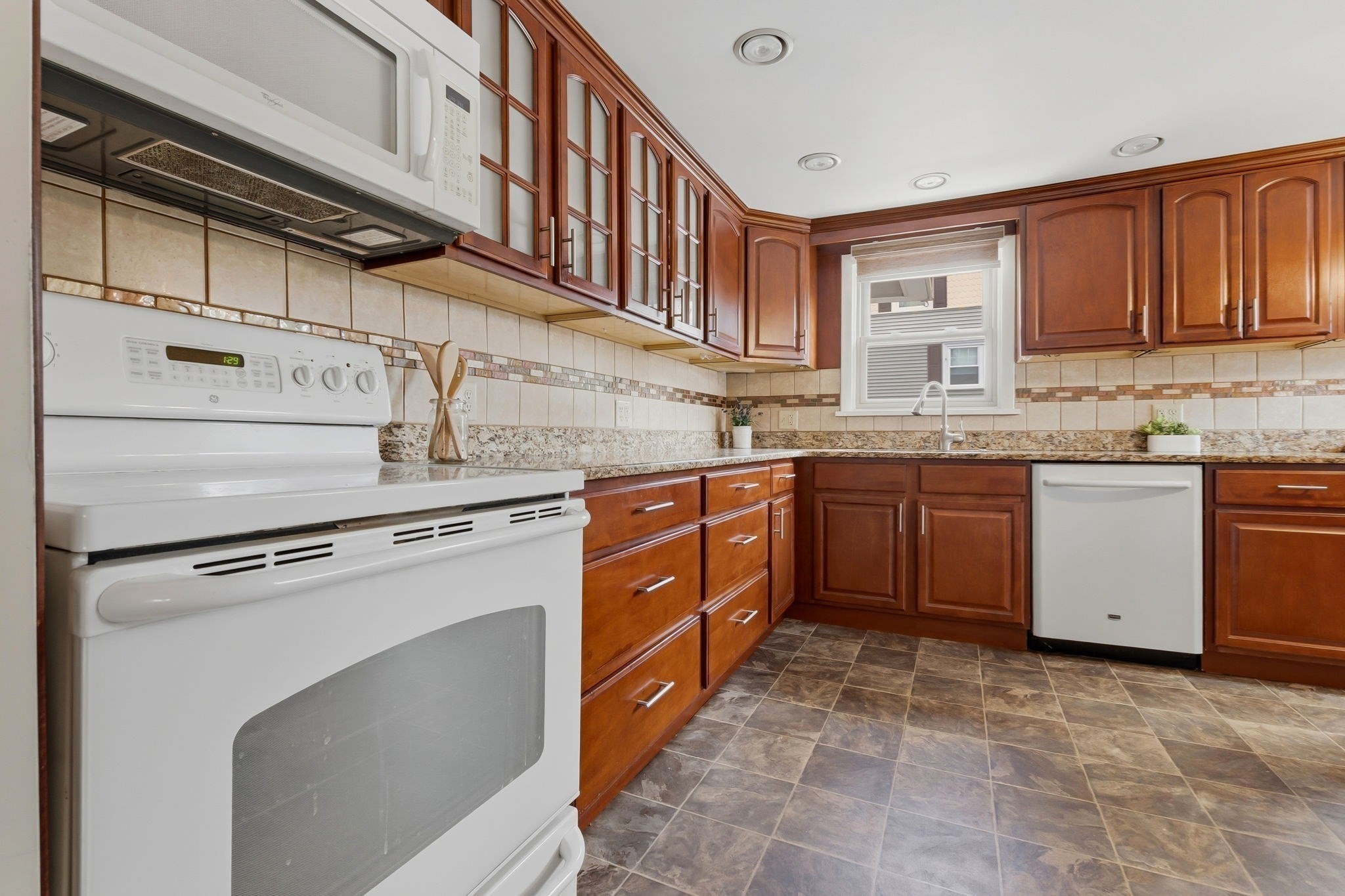 7 Taylor # 2 Property Photo 3