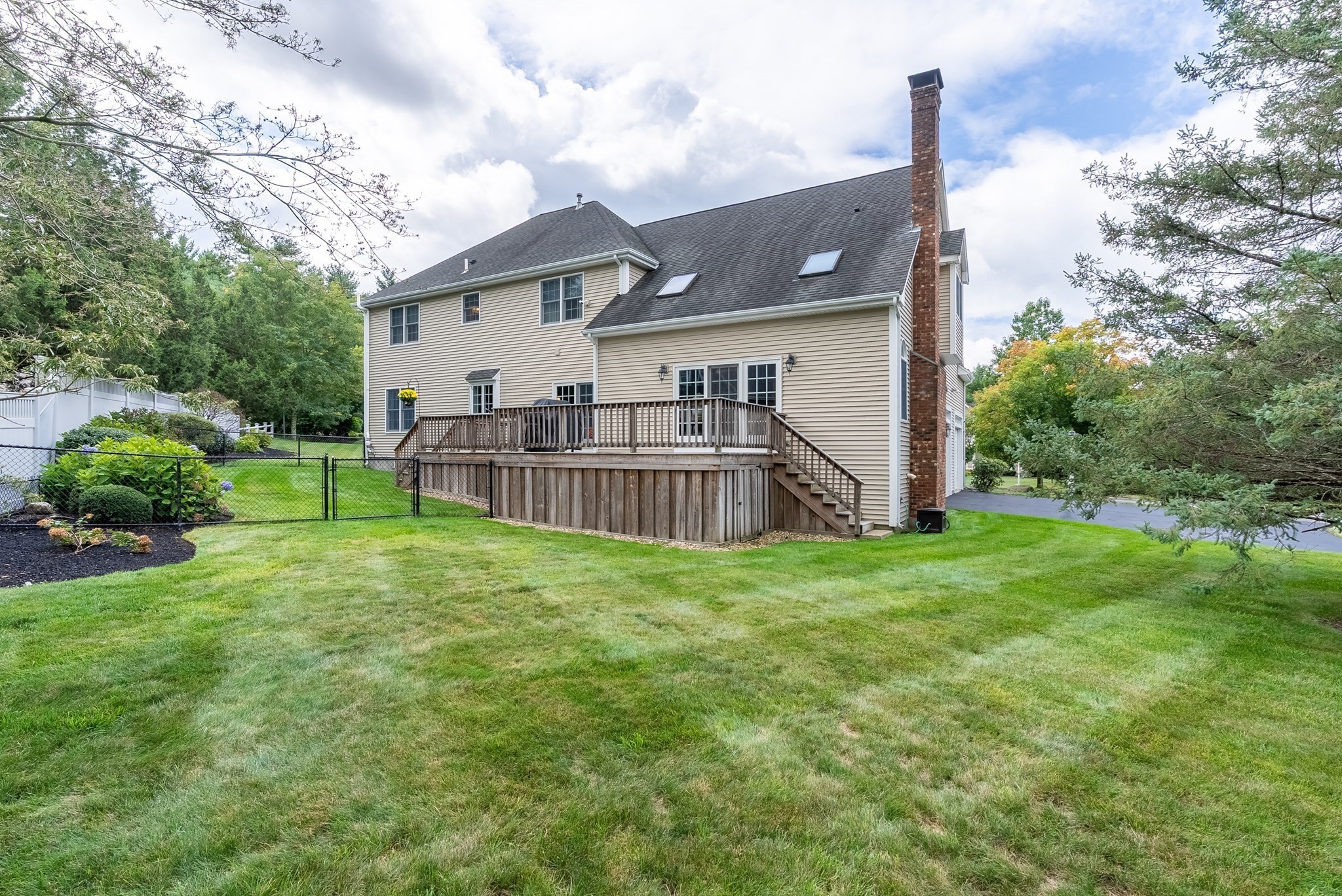 16 Ridgeview Lane Property Photo 3