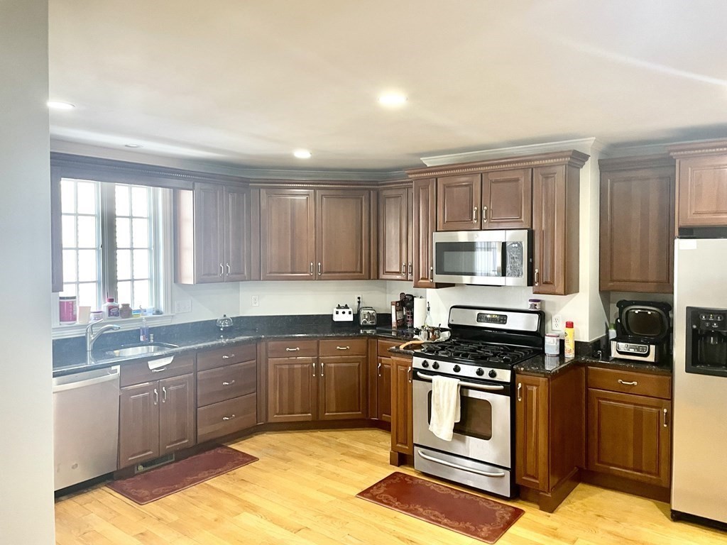34 Prospect St # 1 Property Photo 4
