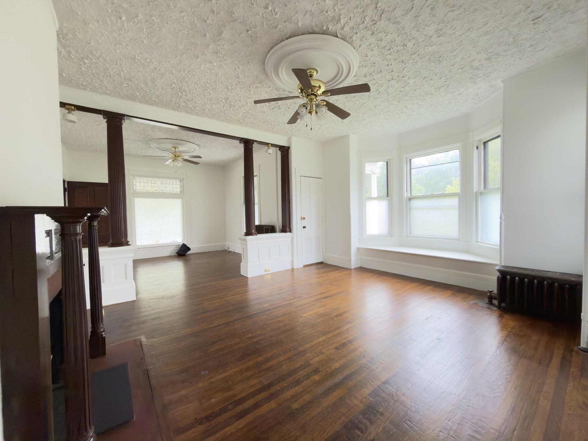 142 Thompson St # 1 Property Photo 4