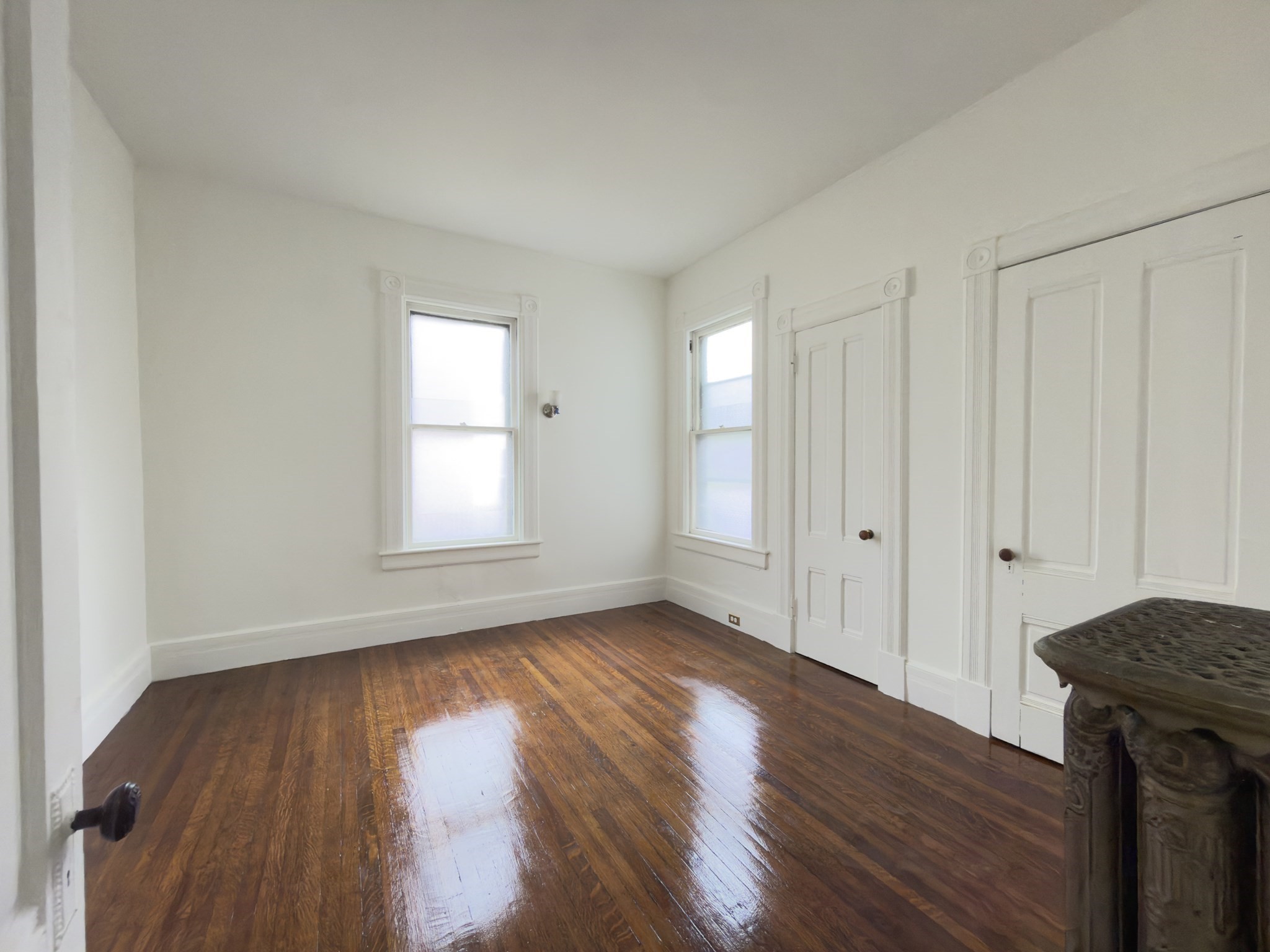 142 Thompson St # 1 Property Photo 6