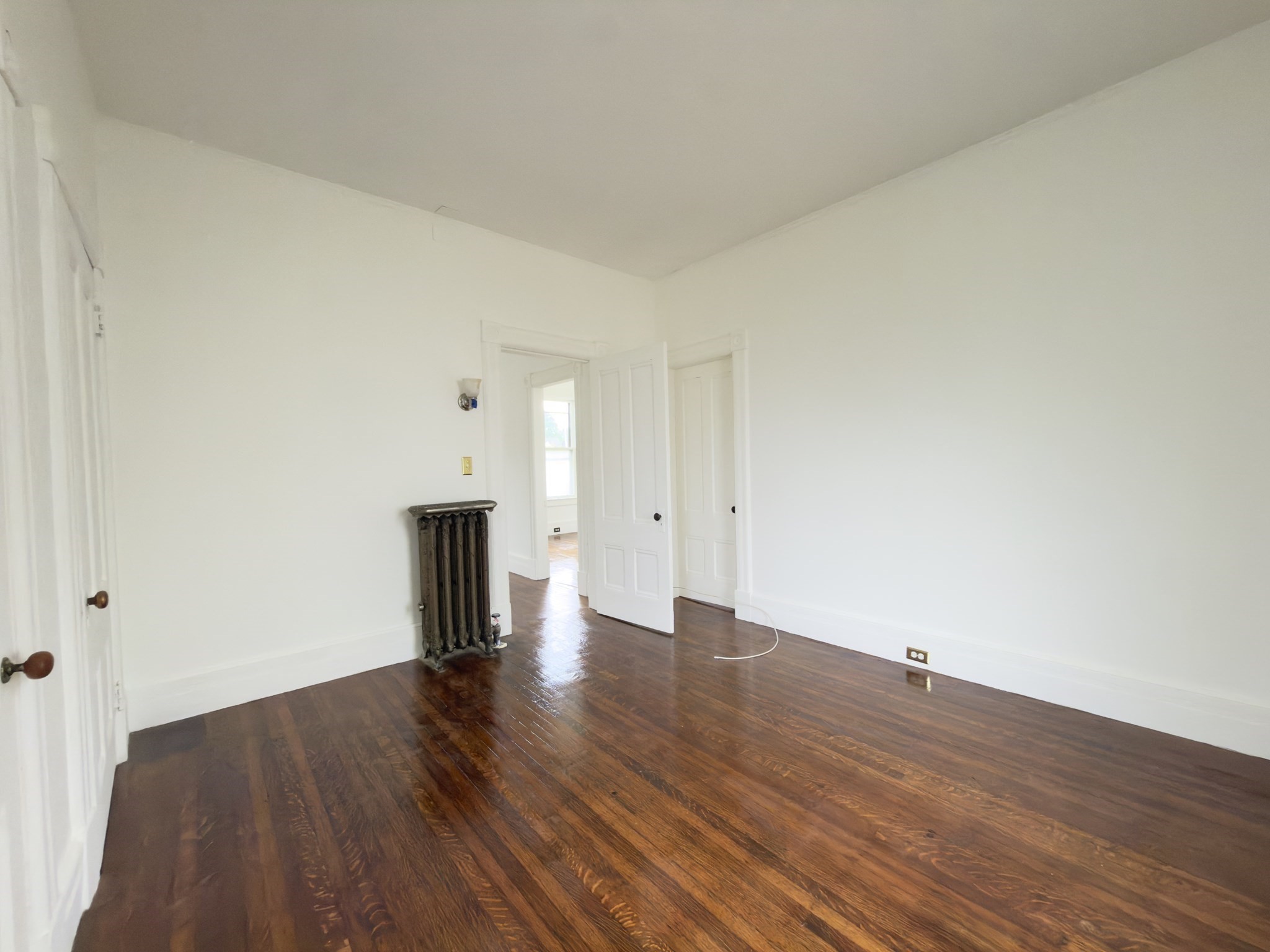 142 Thompson St # 1 Property Photo 7