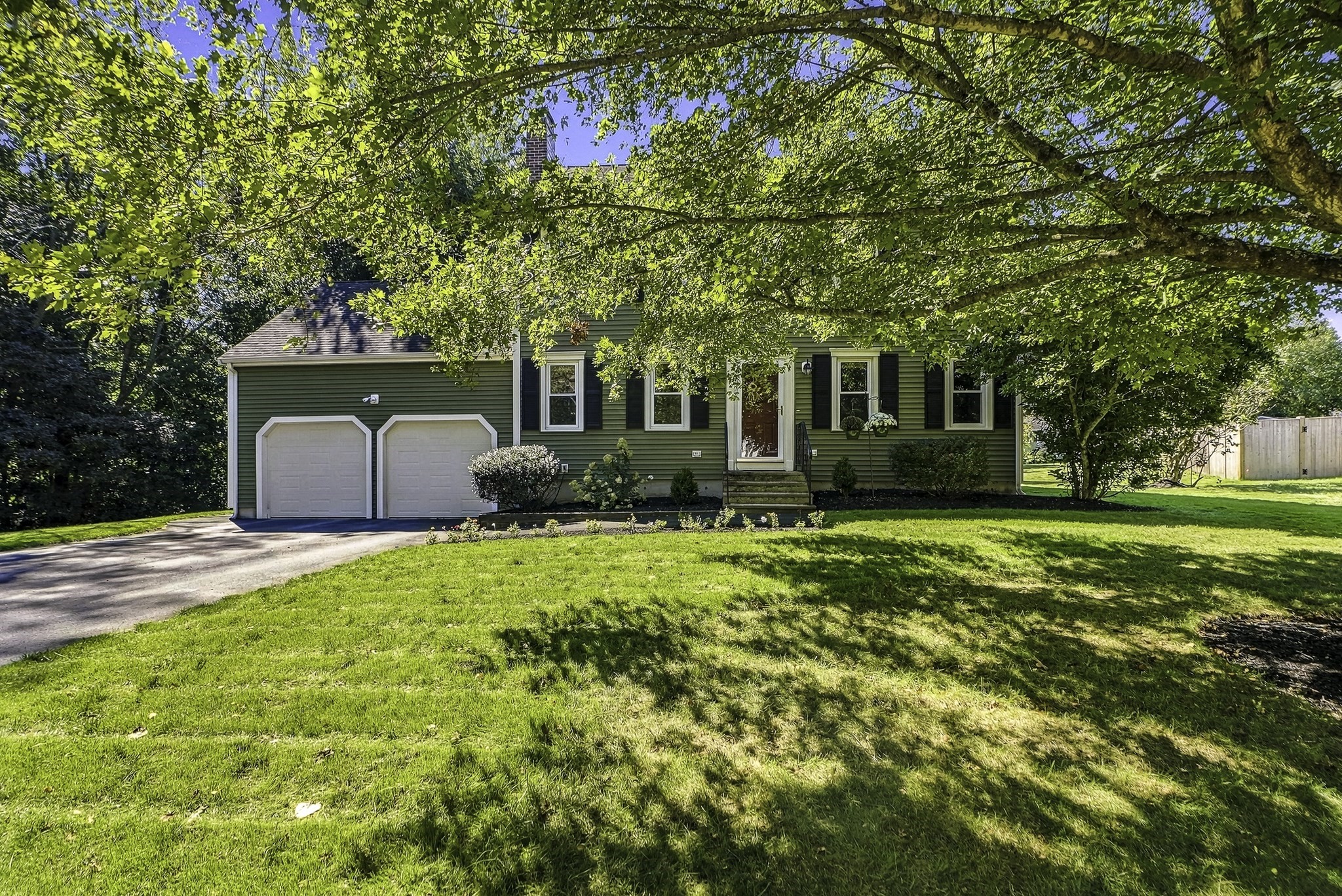 4 Florence Cir Property Photo 2