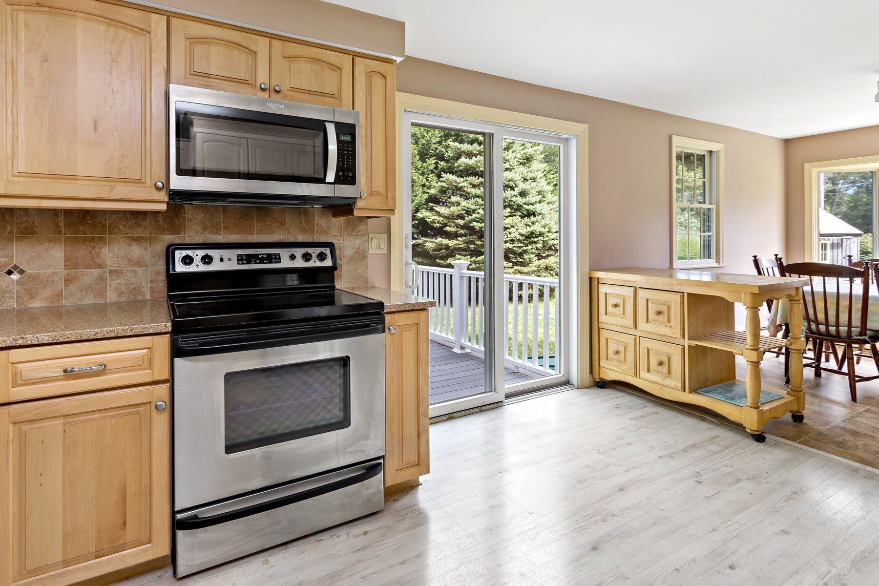 378 Ames Way Property Photo 4