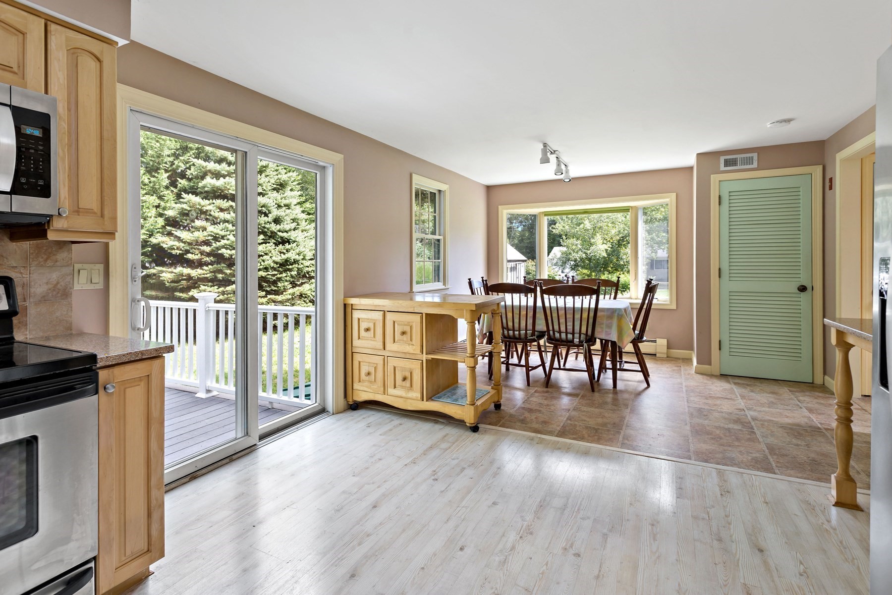 378 Ames Way Property Photo 8