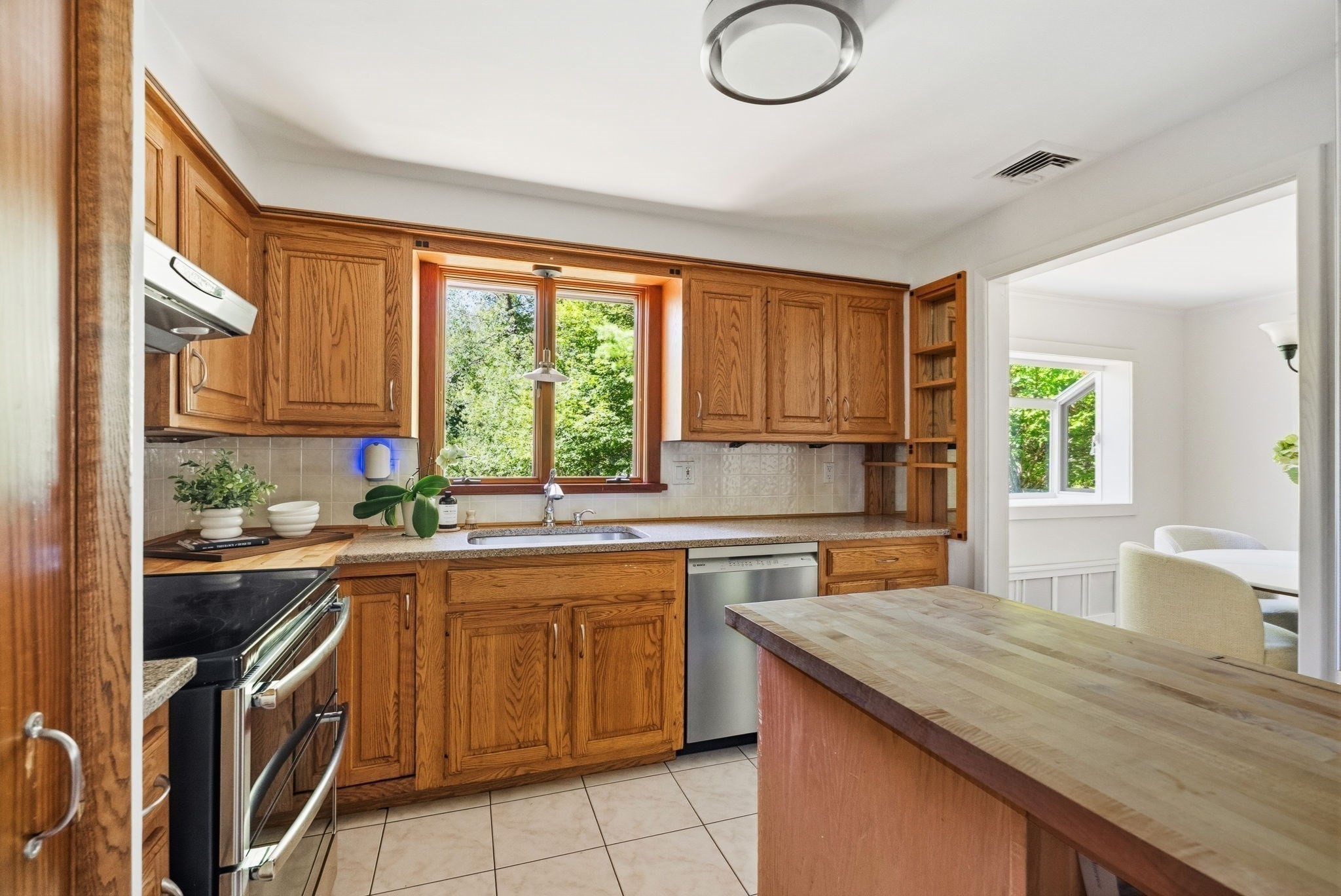 126 Lexington Road Property Photo 5