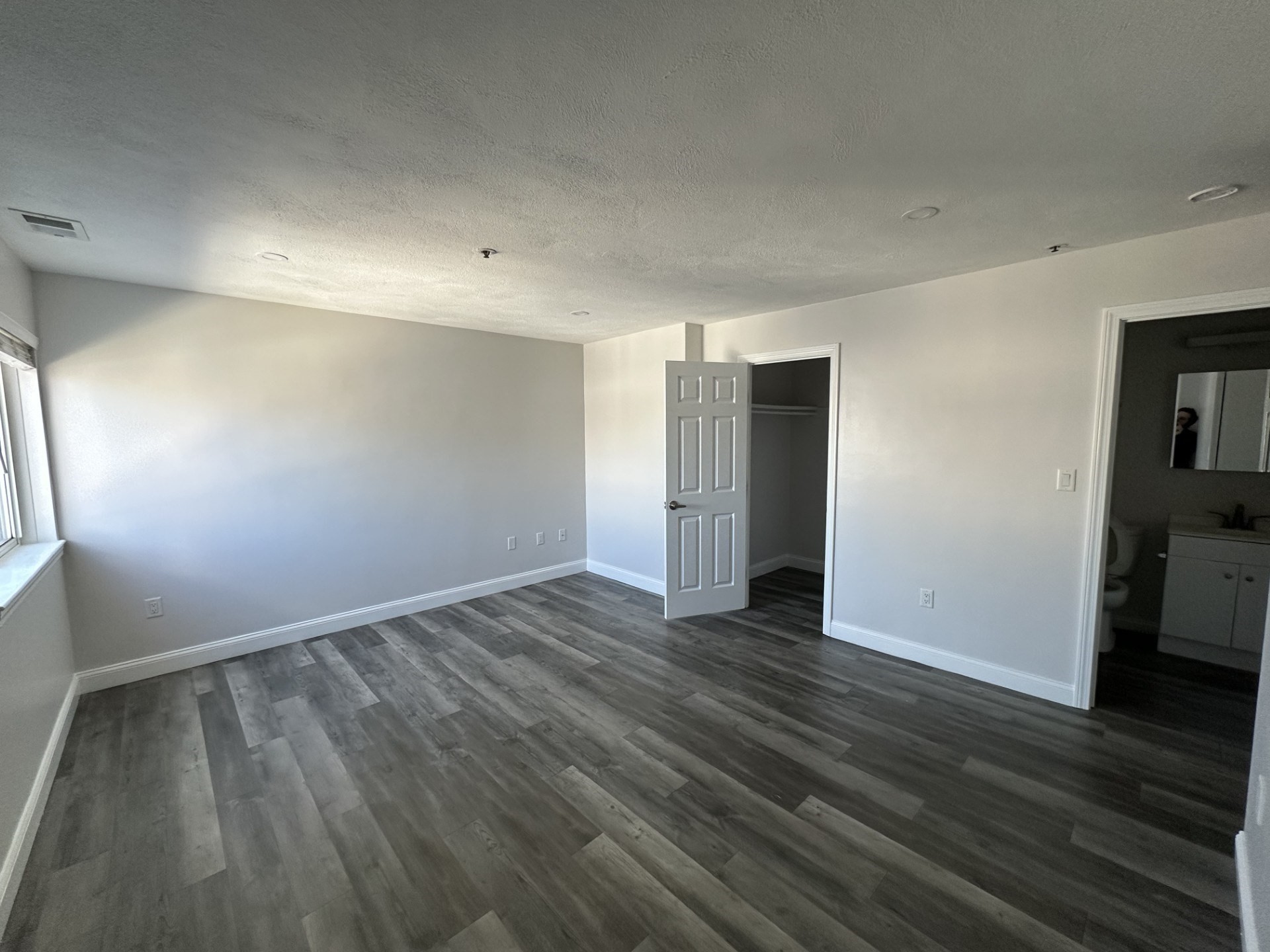 11 Langdon # 203 Property Photo 5