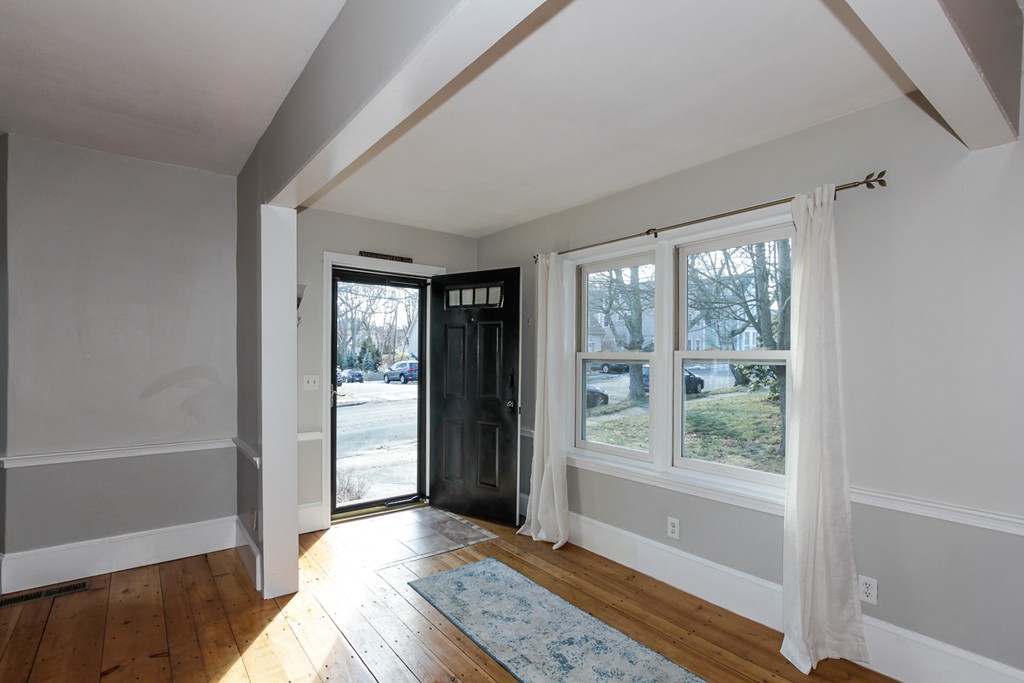 30 Ashland St. Property Photo 2