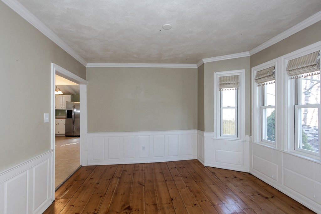 30 Ashland St. Property Photo 6