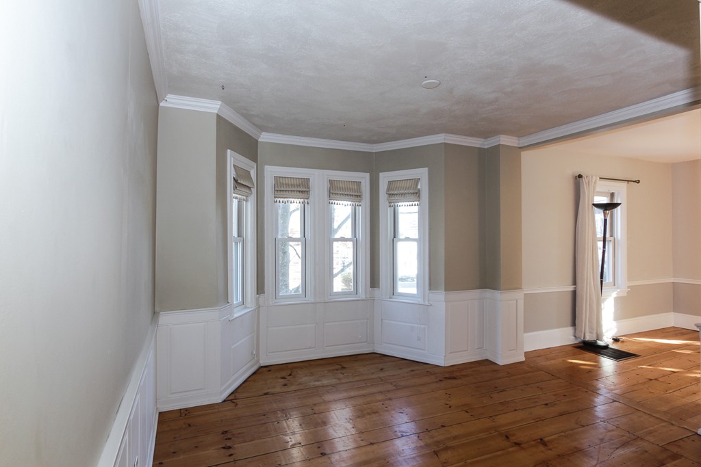30 Ashland St. Property Photo 7