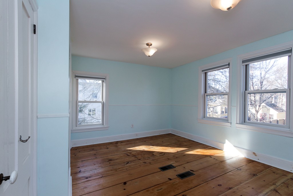30 Ashland St. Property Photo 17