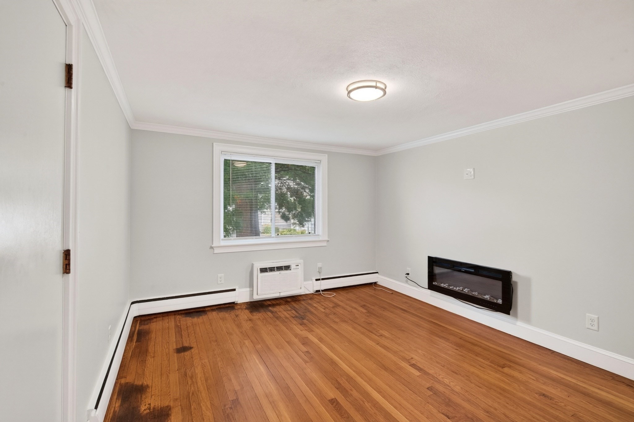 2 Charles St # 3 Property Photo 3