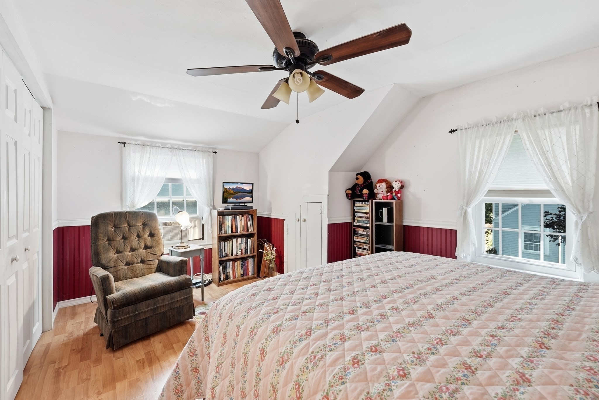 43 Spruce Street Property Photo 21