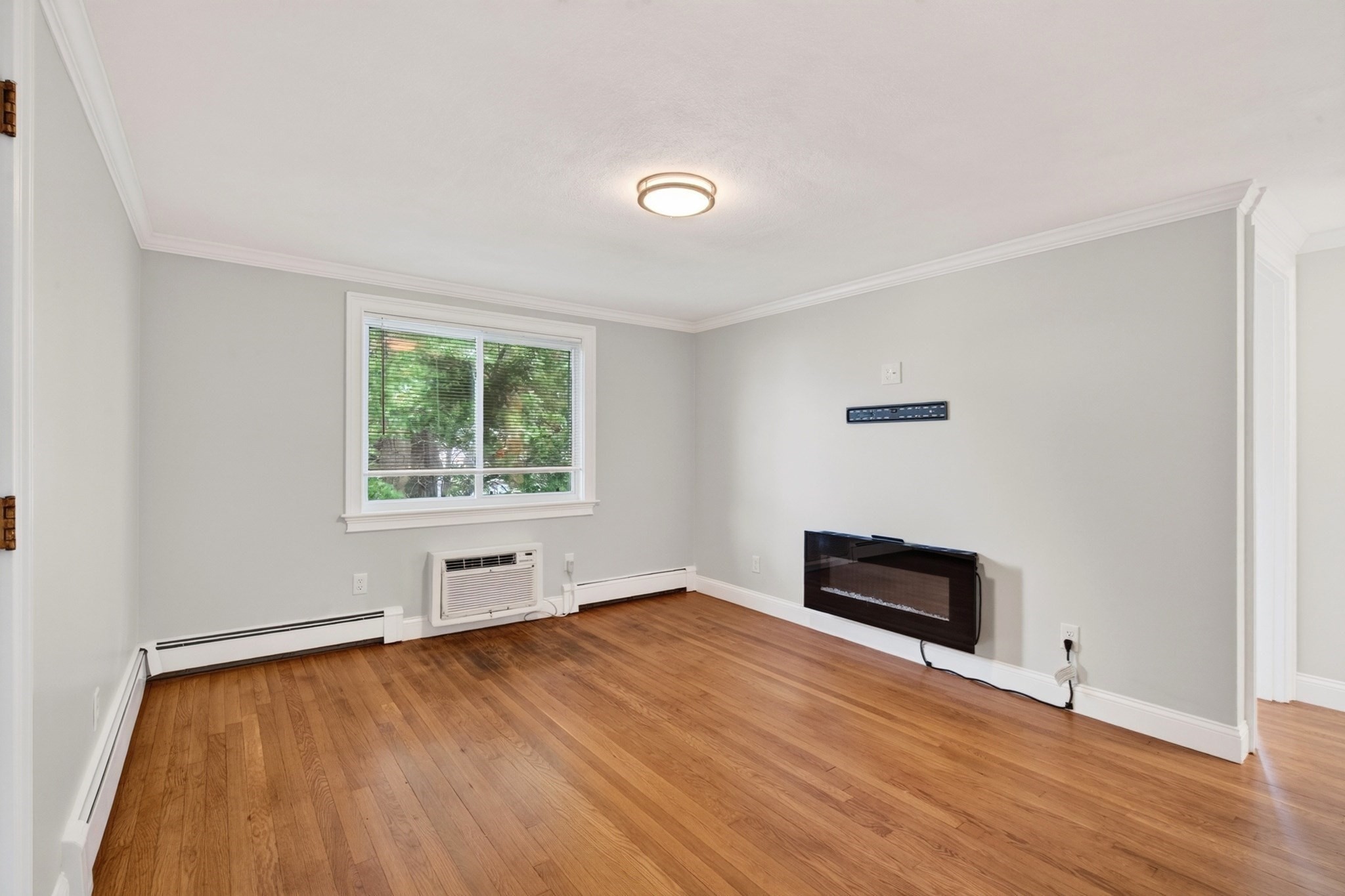 2 Charles St # 5 Property Photo 3
