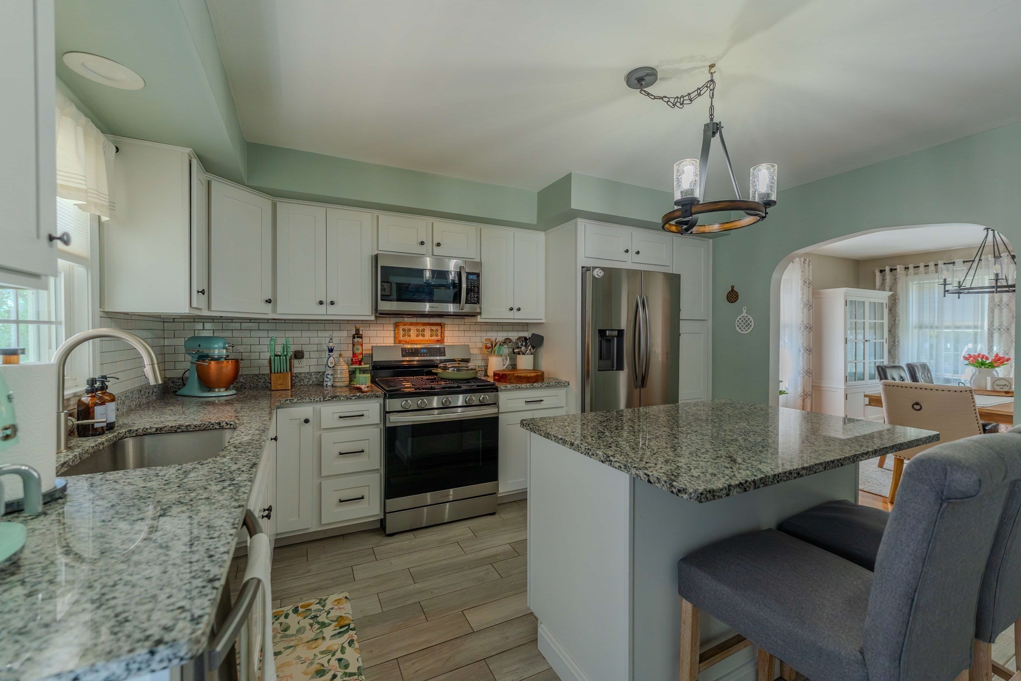 282 Longhill Ave Property Photo 6
