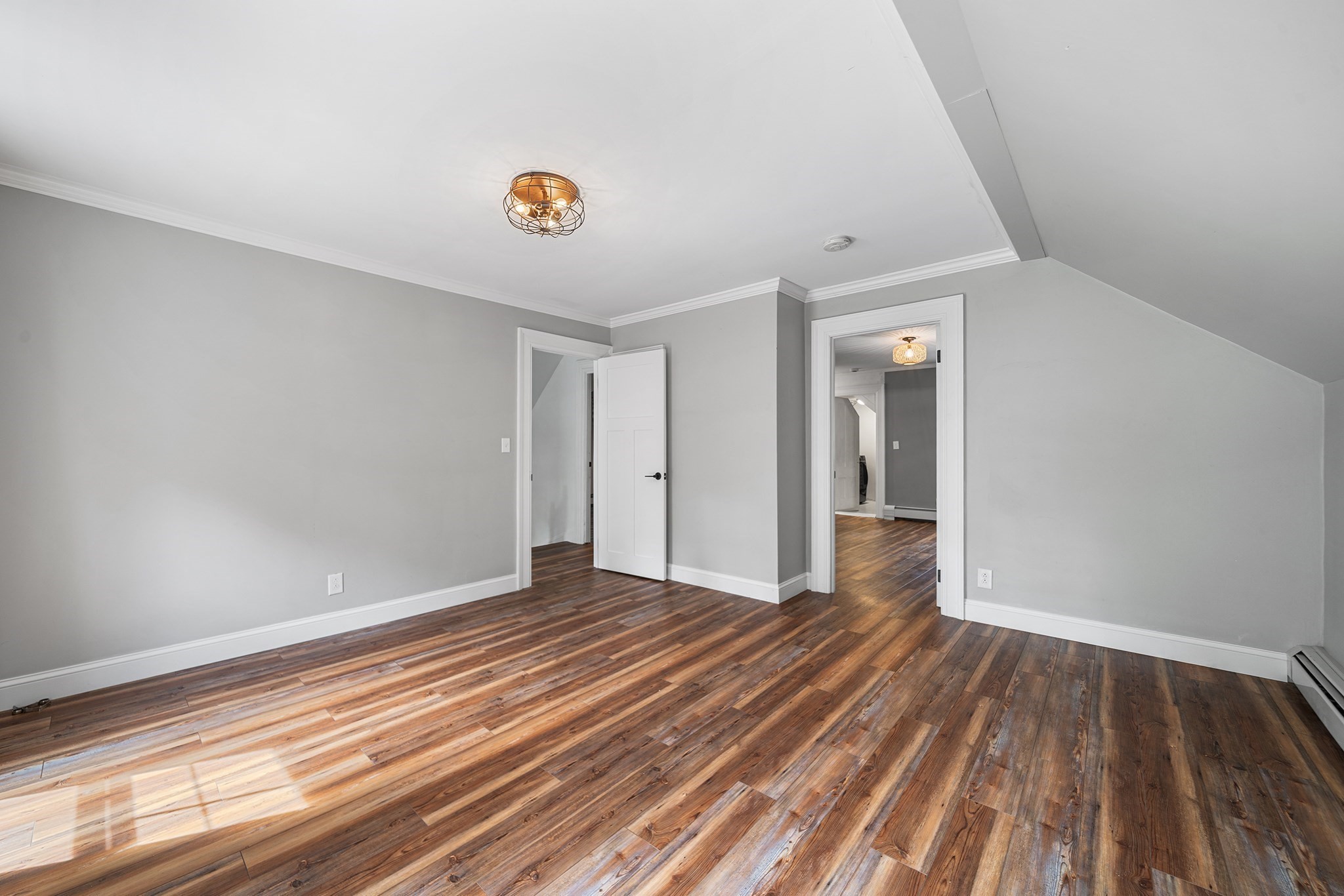 1046 Center St Property Photo 17