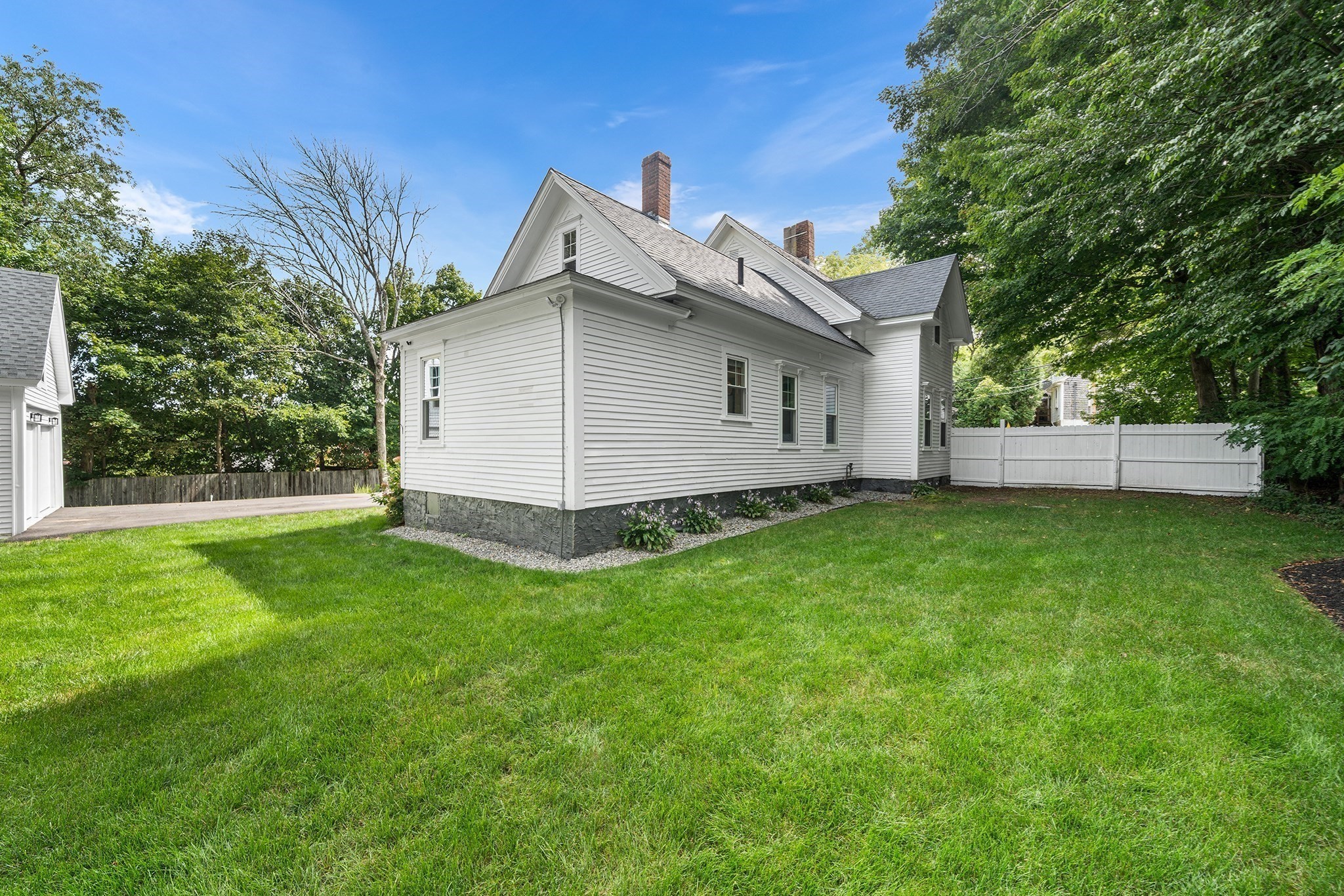 1046 Center St Property Photo 25