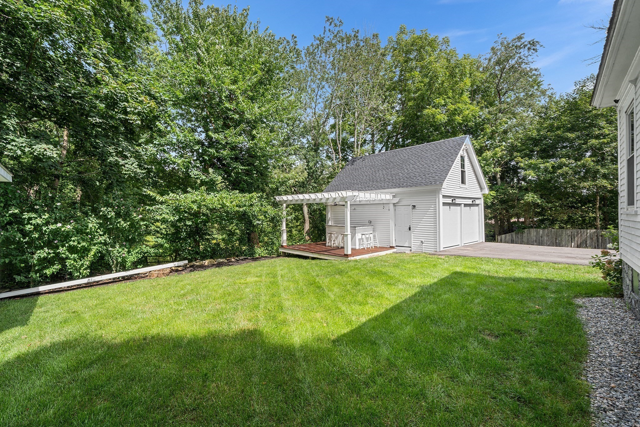 1046 Center St Property Photo 26
