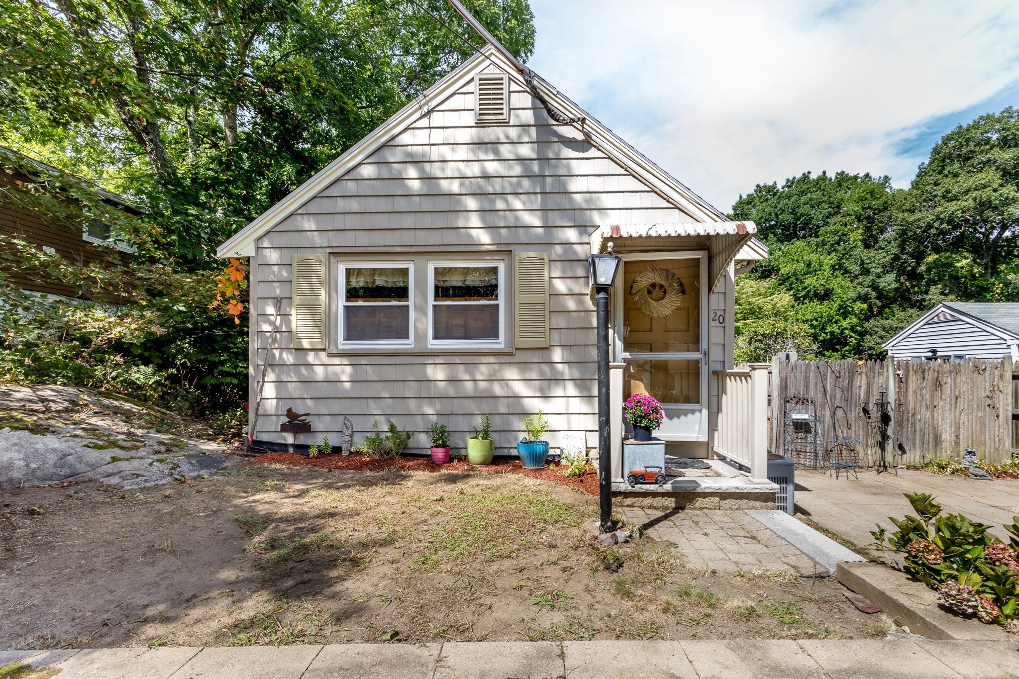 20 Crest Ave Property Photo 1