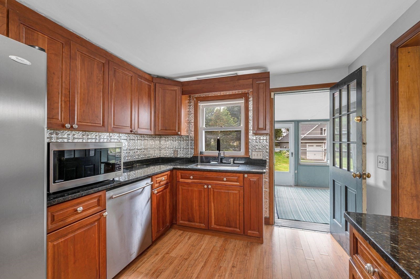 16 Central St Property Photo 22