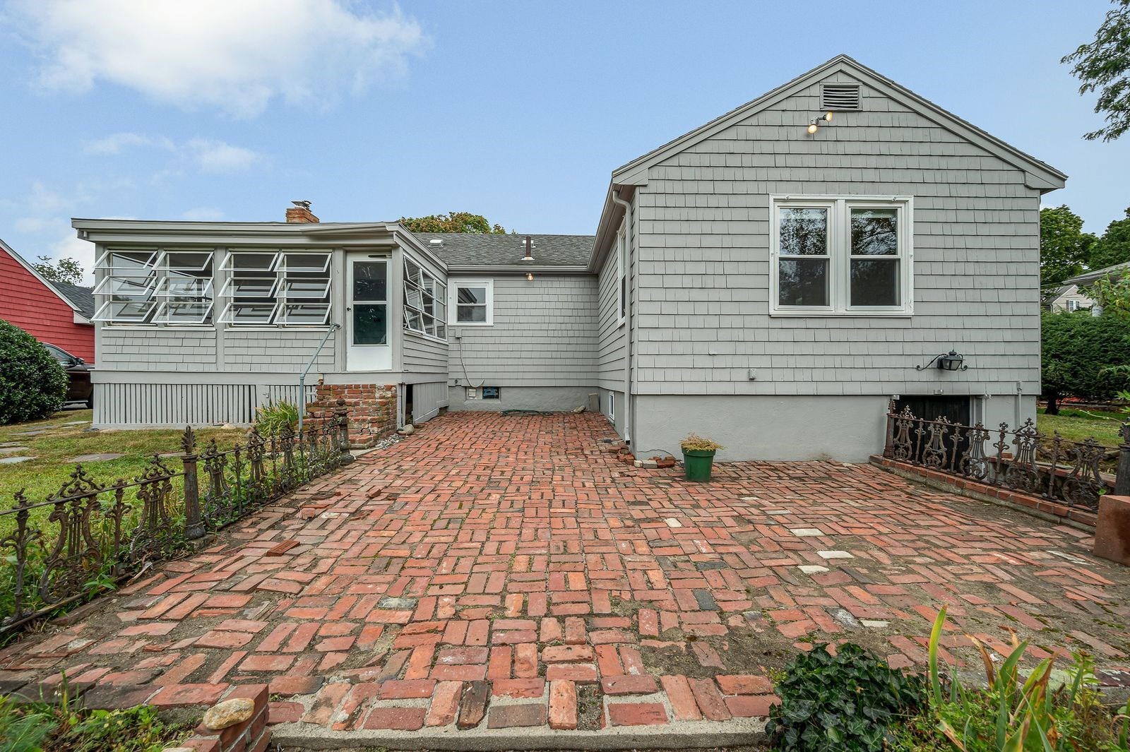 16 Central St Property Photo 32