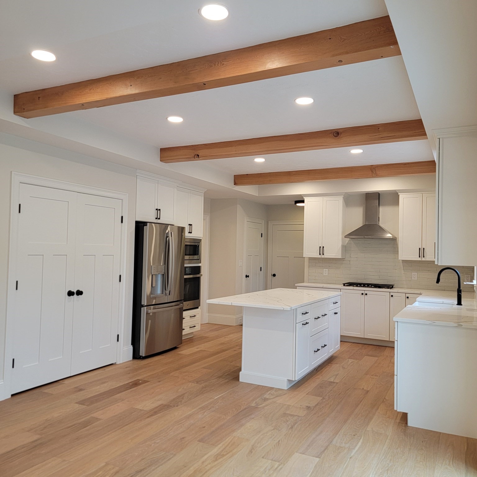 1 Kinsman Way Property Photo 3