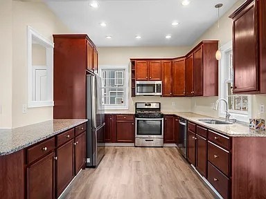 63 Varnum Ave # 1 Property Photo 3