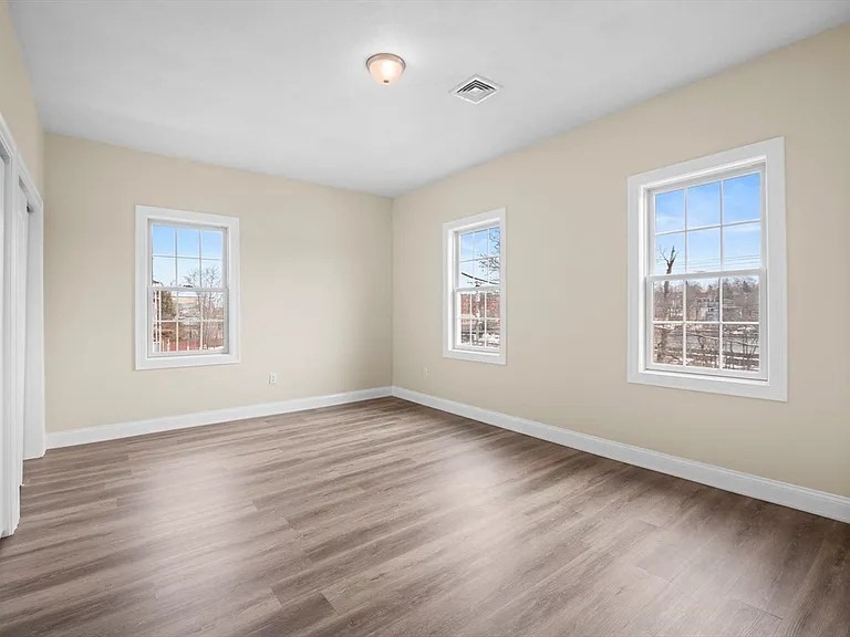 63 Varnum Ave # 1 Property Photo 10
