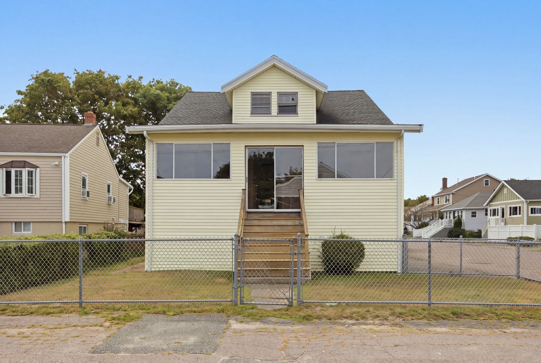 9 Stafford Rd Property Photo 1
