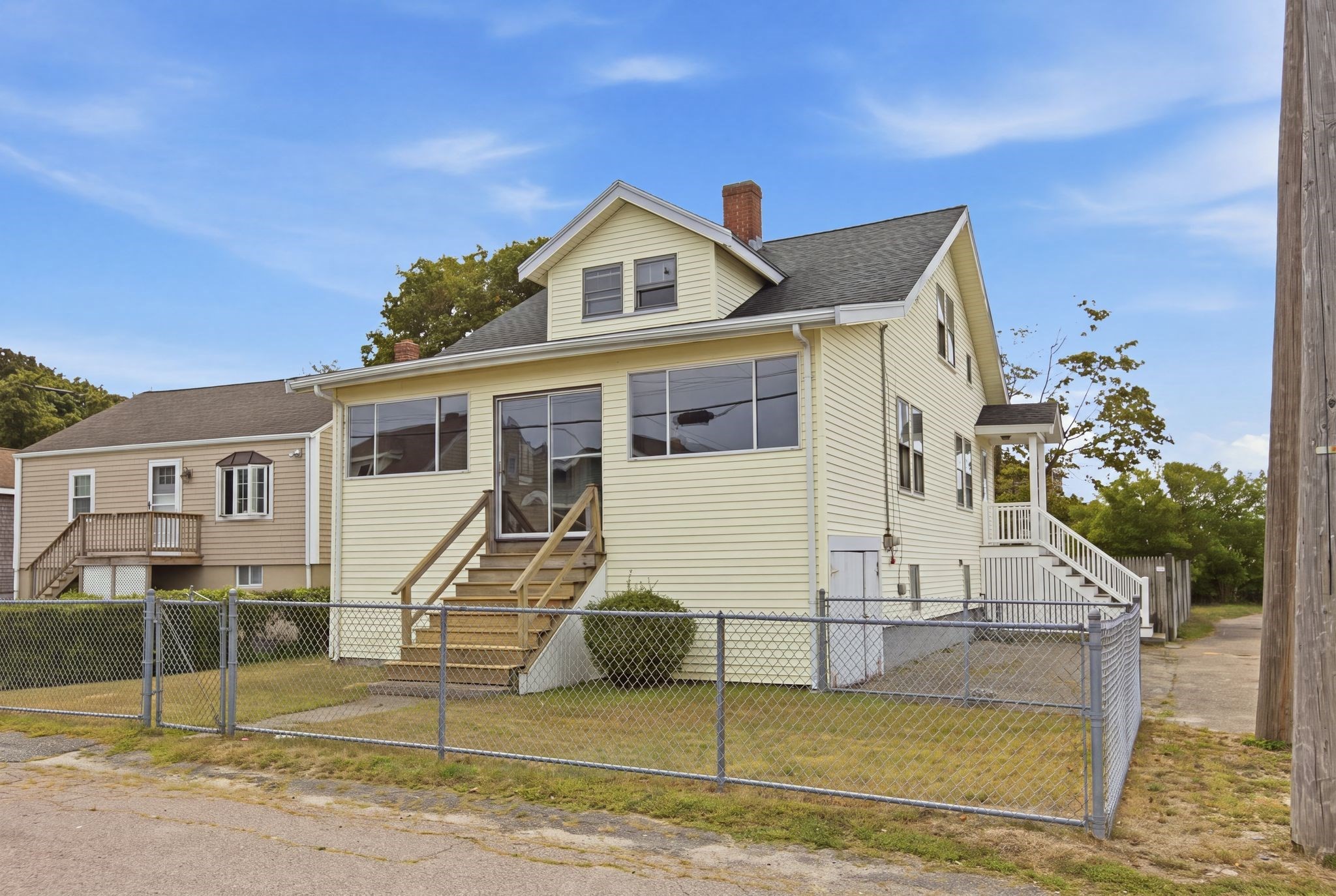 9 Stafford Rd Property Photo 2