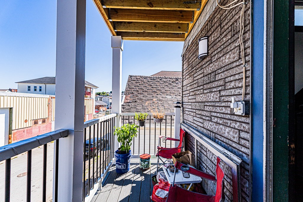 15 Sigel St Property Photo 7