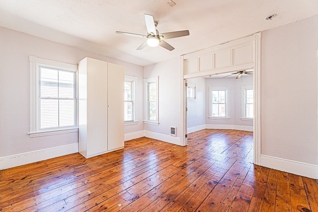 15 Sigel St Property Photo 9
