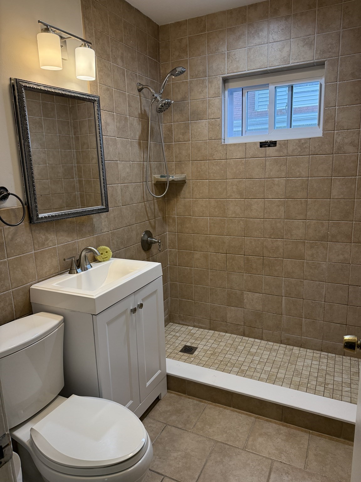 126 Francis St # 2 Property Photo 4