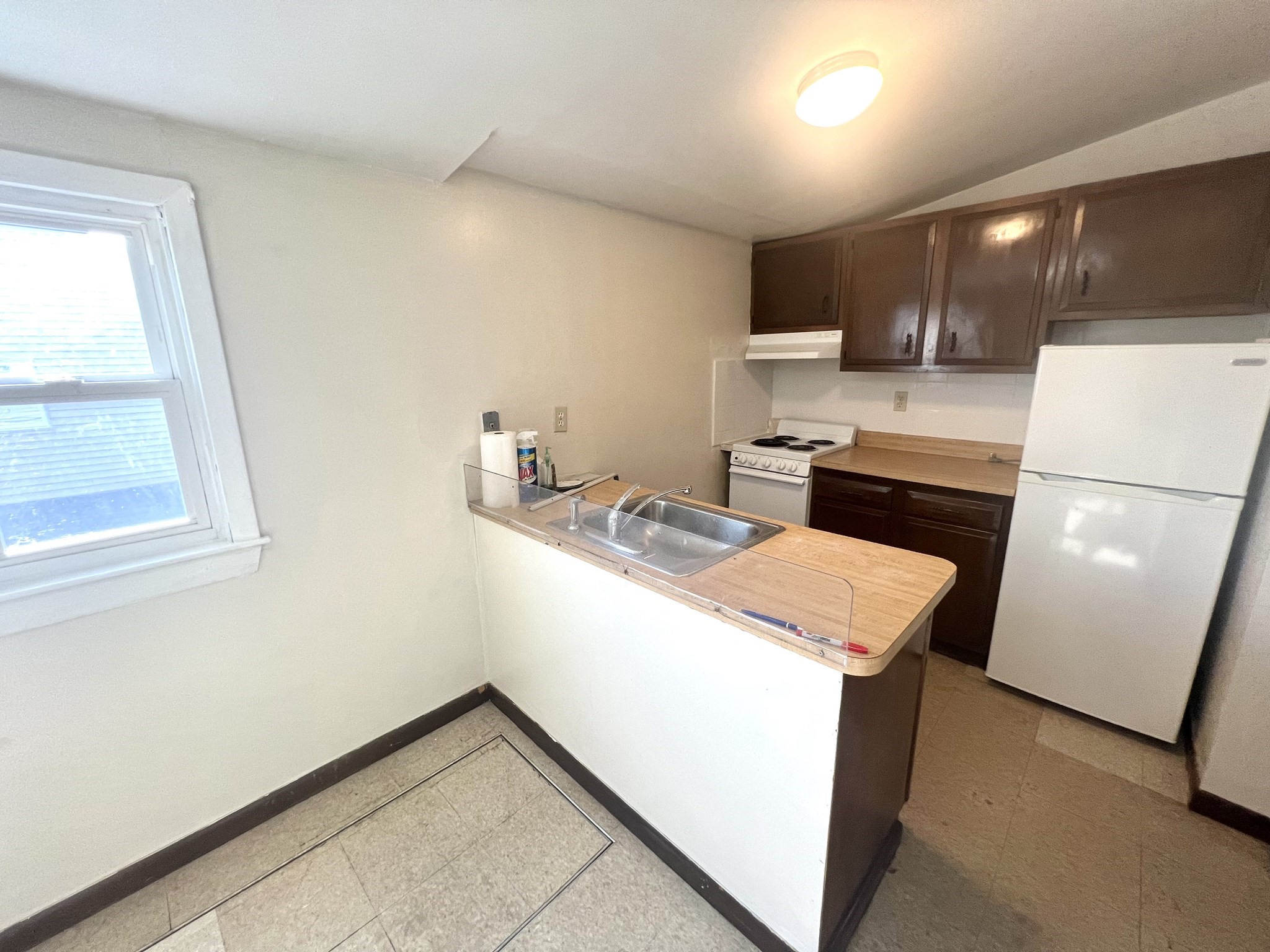 542 Columbian St. # 1 Property Photo 2