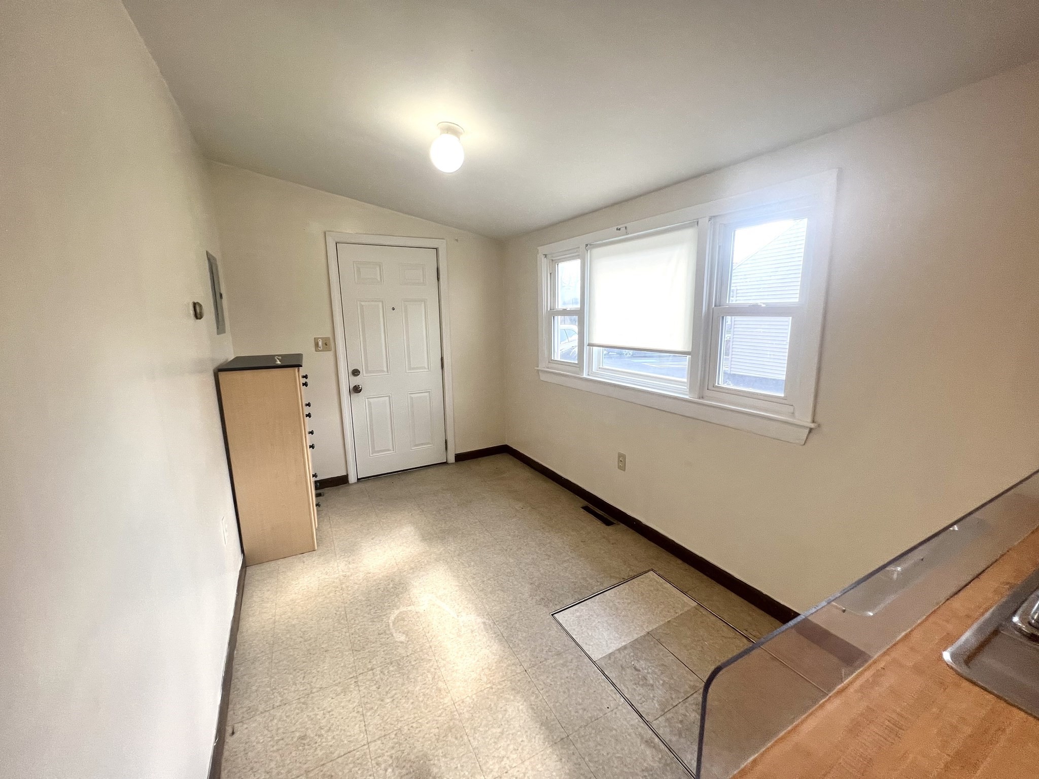 542 Columbian St. # 1 Property Photo 3