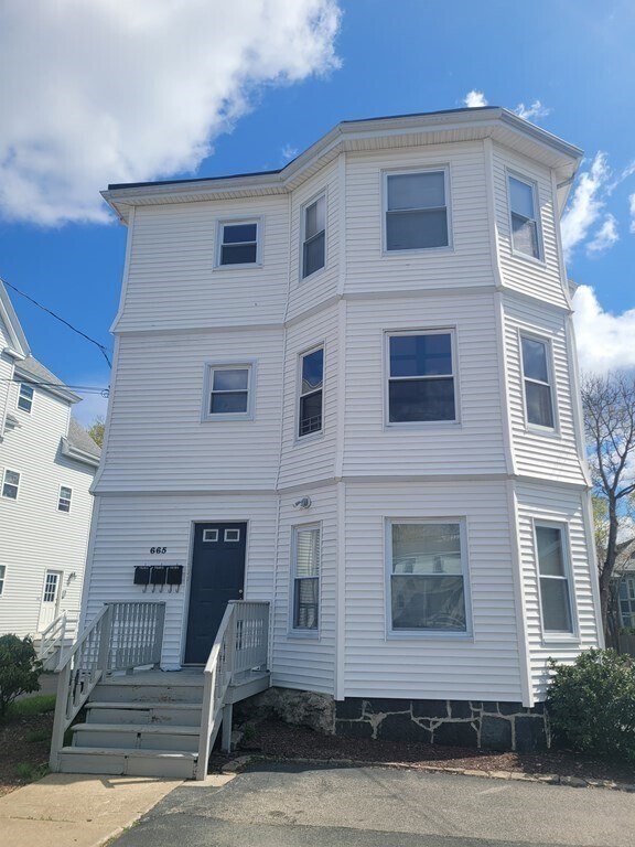 665 Washington # 2 Property Photo 1