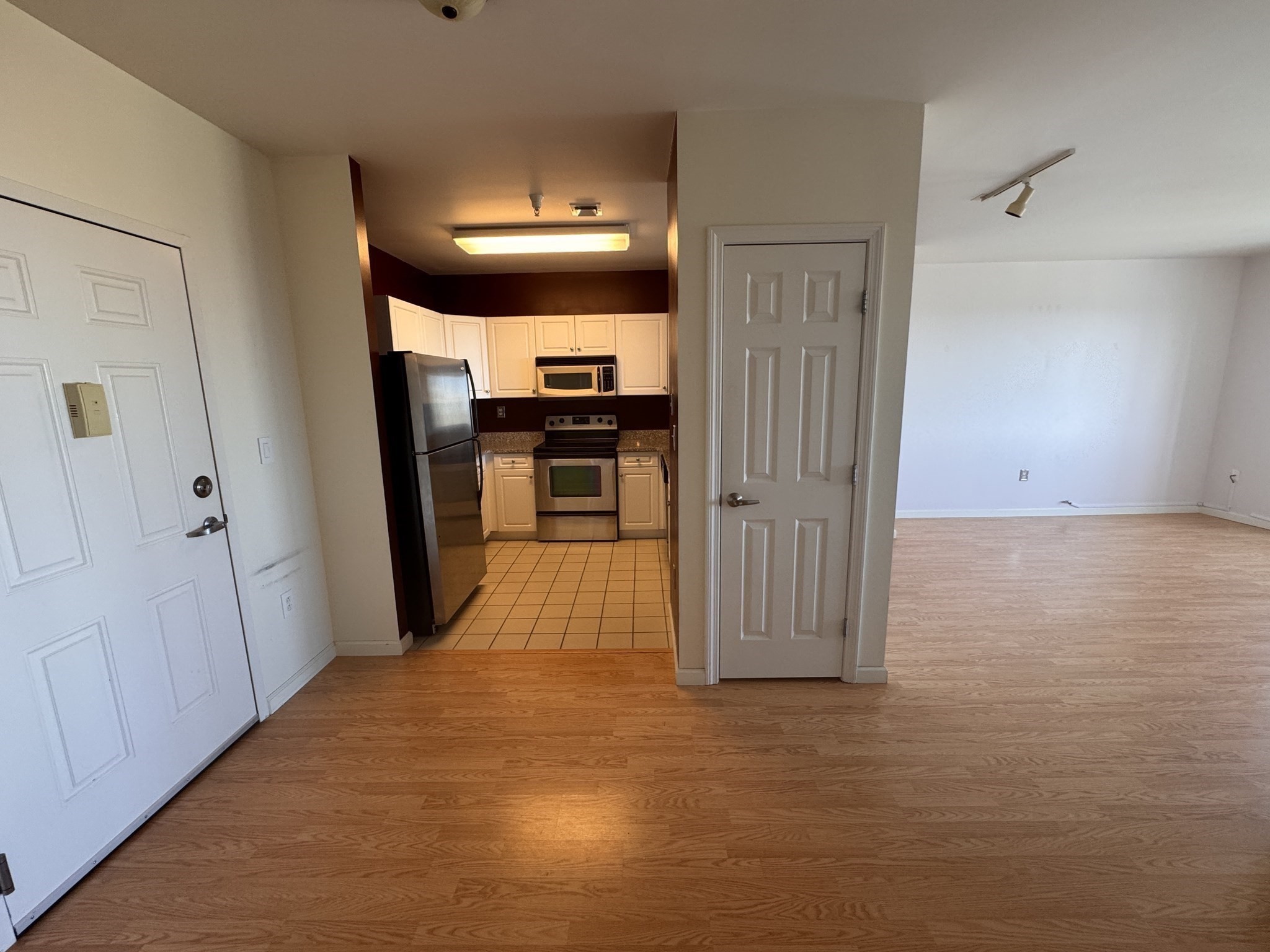 1 Cityview Ln # 804 Property Photo 4