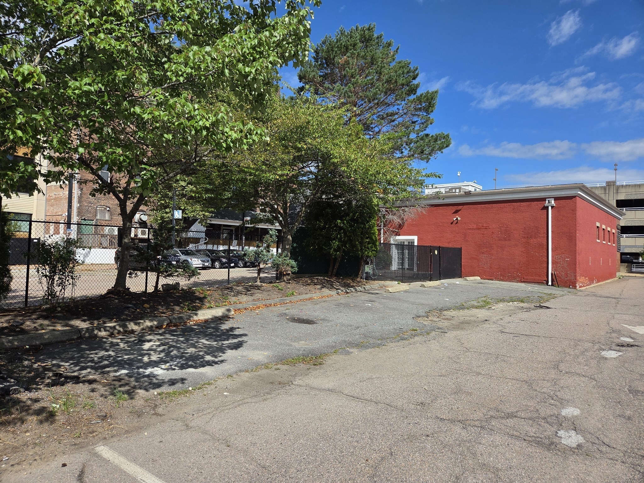 25 Crescent St Property Photo 6