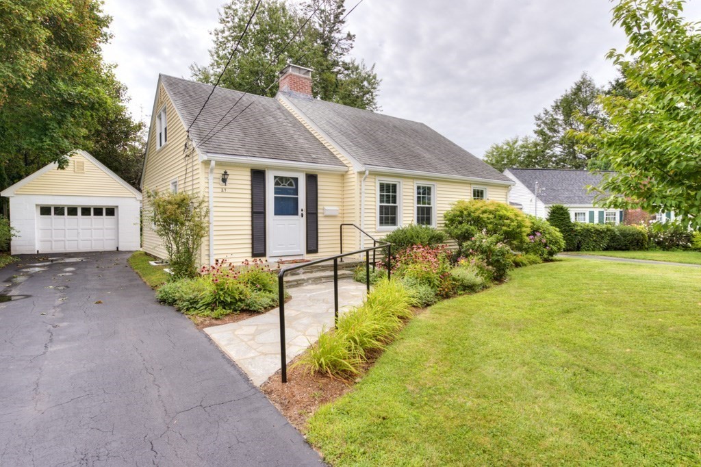 27 Mayflower Circle Property Photo 1