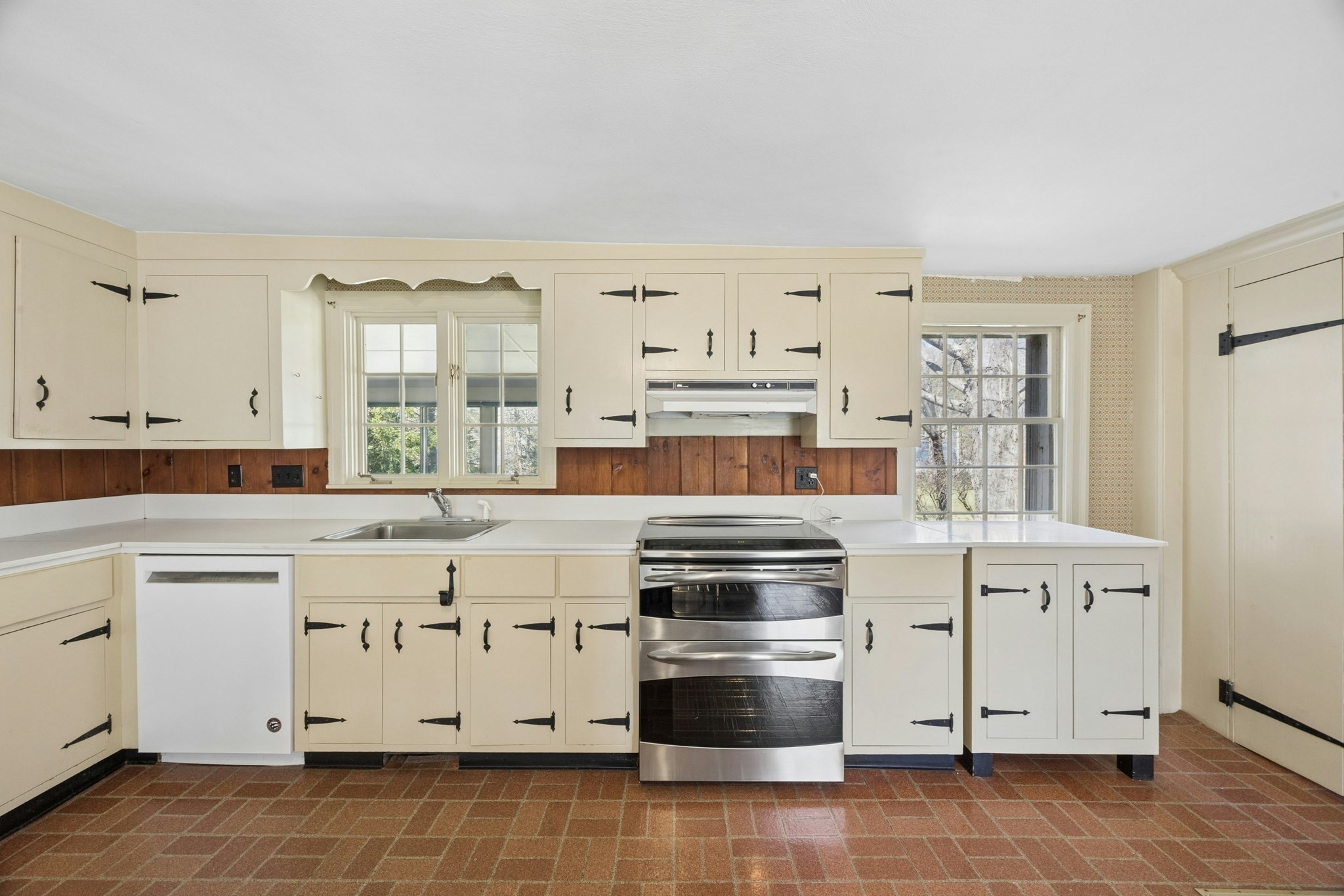 302 Church Street Property Photo 13