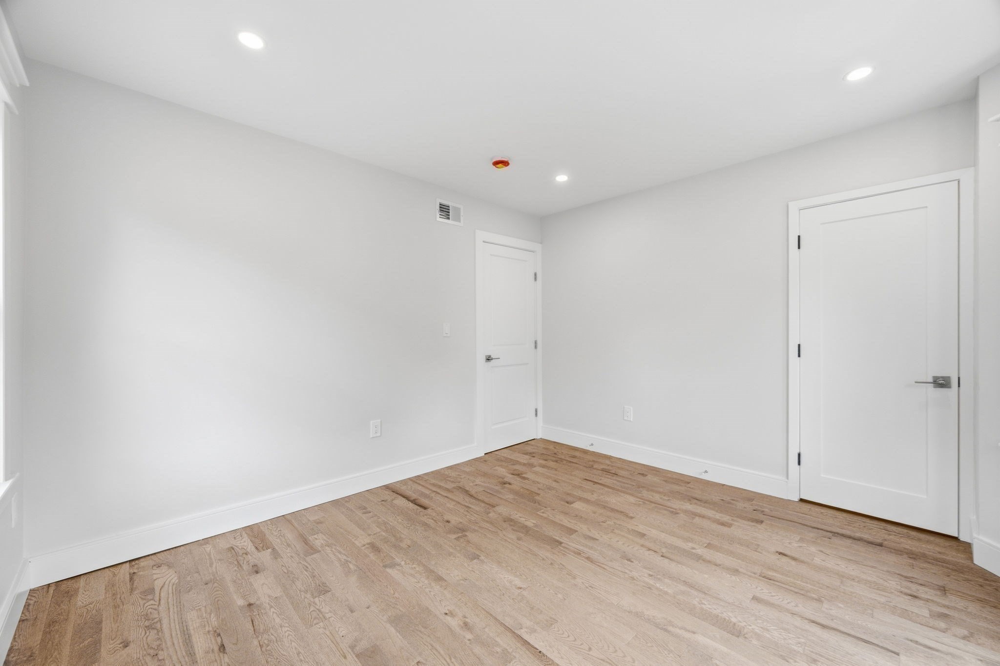 2 Summer Street Pl Property Photo 25