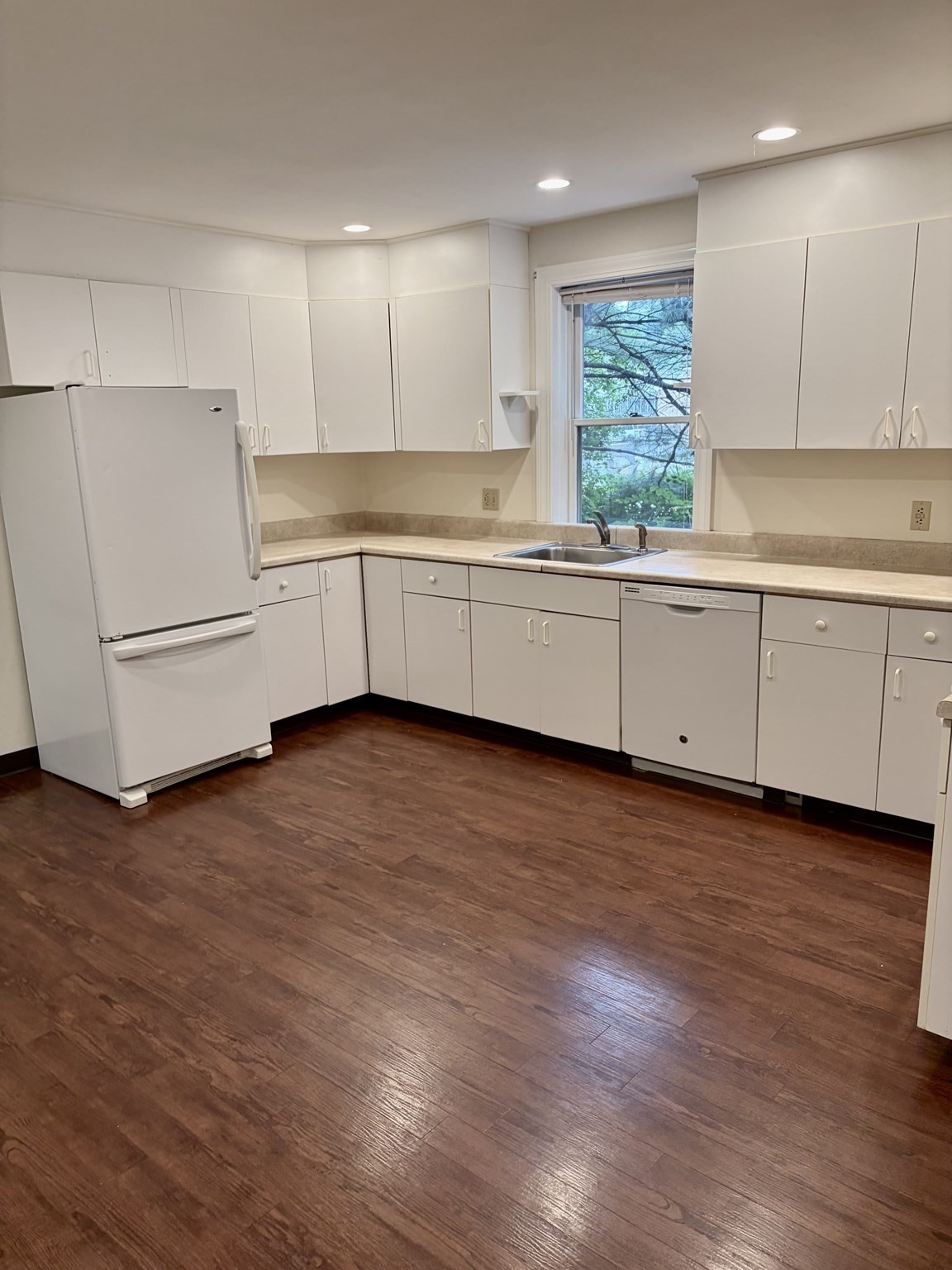 582 Massachusetts Avenue Property Photo 7