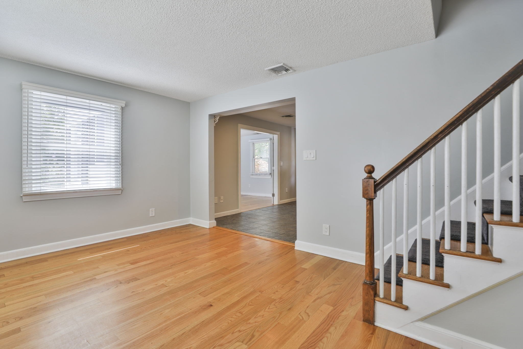10 Rose Ave # 10 Property Photo 6